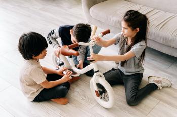 9 Amazing Gadgets to Teach Your Kid How to Ride a Bike