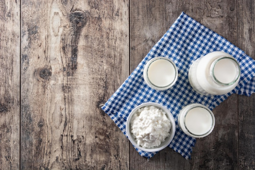 image milk kefir and kefir grains