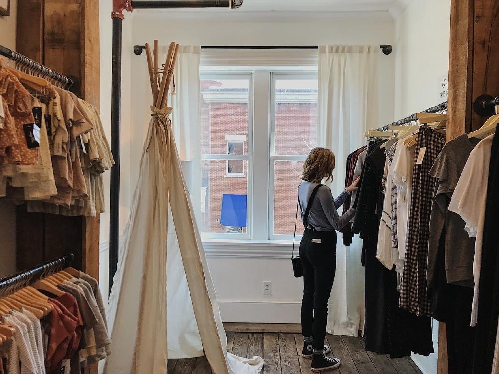 Second-Hand Clothing: How to Find the Ideal Thrift Store ...