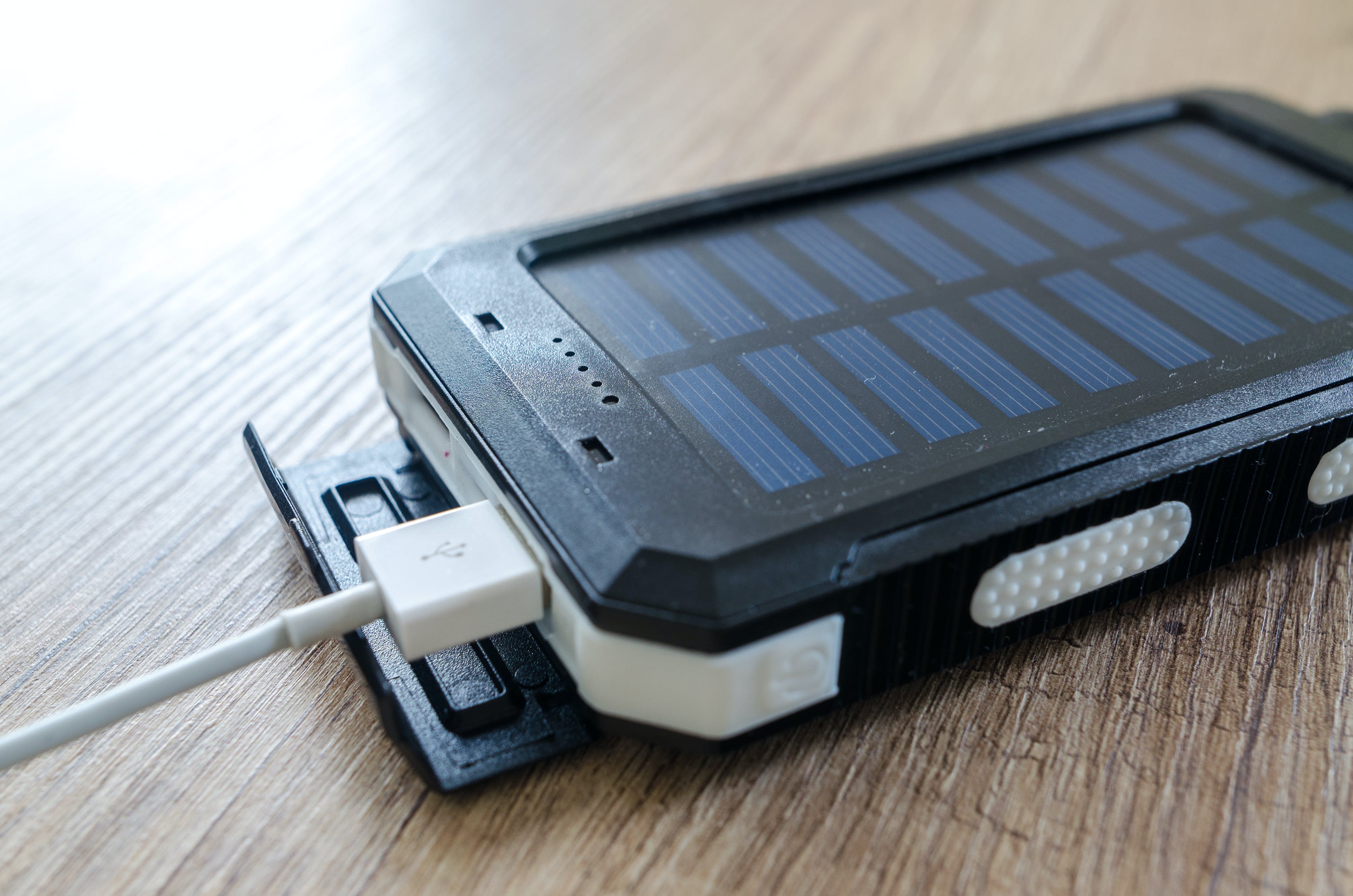 Solar Battery Charger: Best Options for Your Cellphone